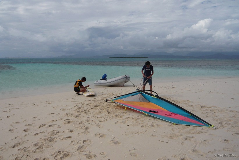 11.07- Romain gree sa planche a voile.JPG